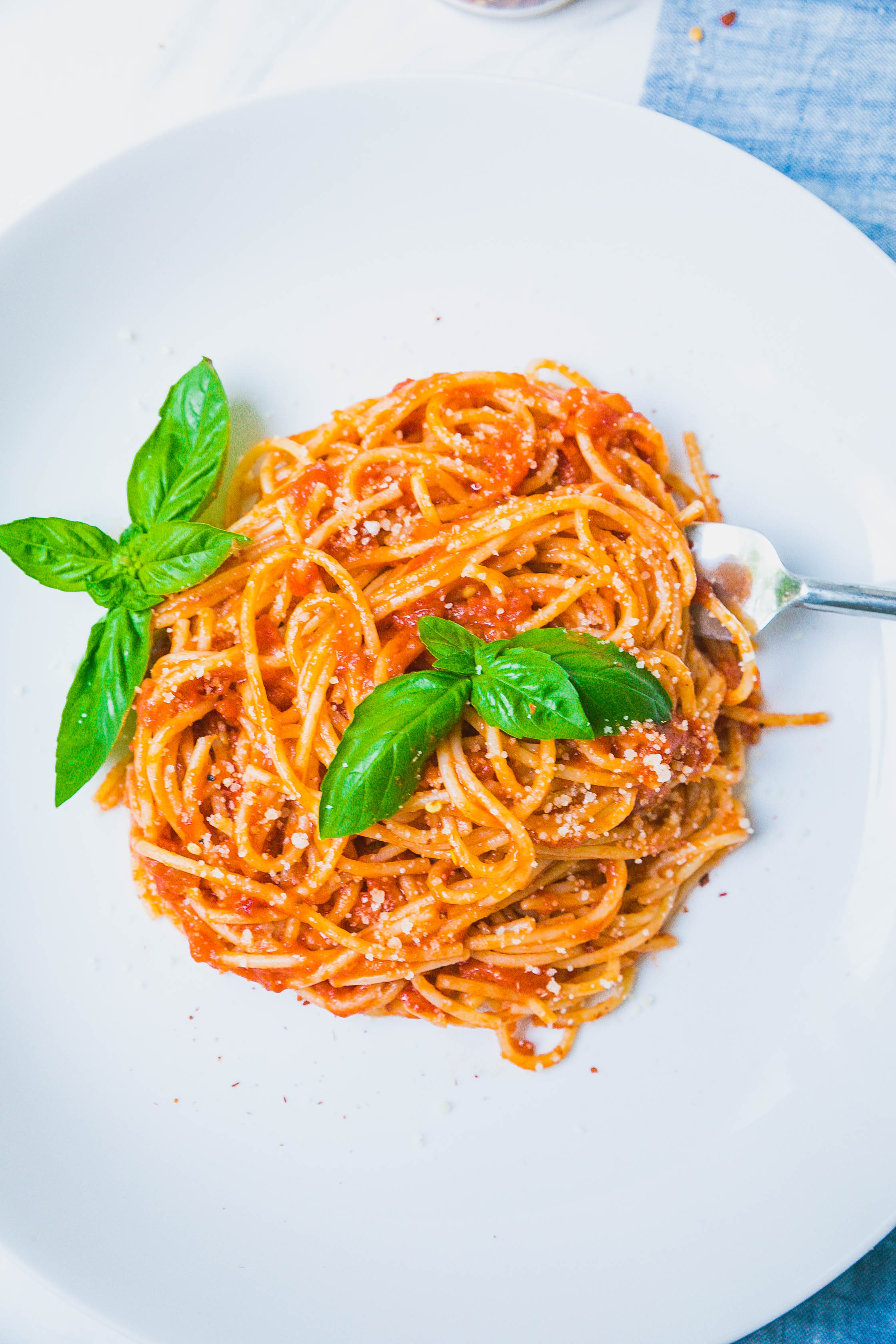 Spaghetti with Fresh Tomato and Basil Sauce-4.jpg