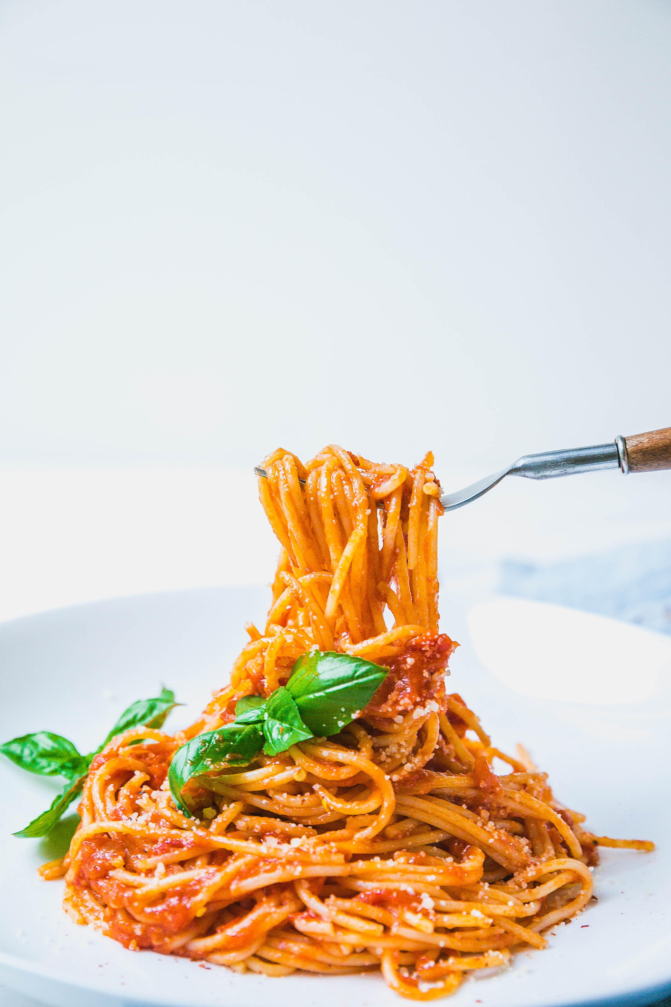Spaghetti with Fresh Tomato and Basil Sauce-5.jpg