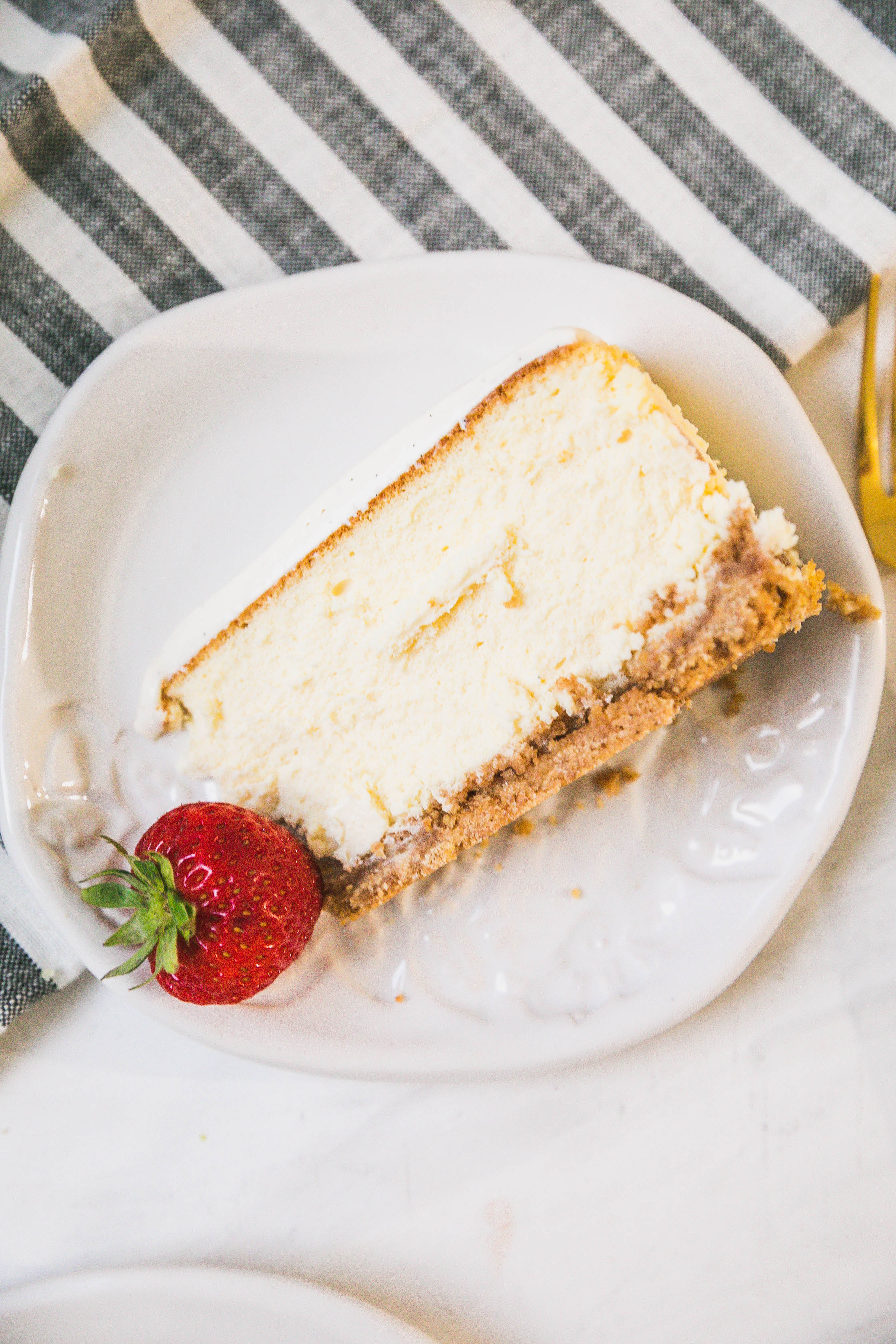 Vanilla Cheesecake with Sour Cream Topping-5